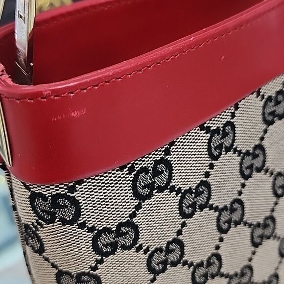 AUTHENTIC! Vintage Gucci GG Red Leather and Canvas Shoulder Bag - Picture 5 of 12